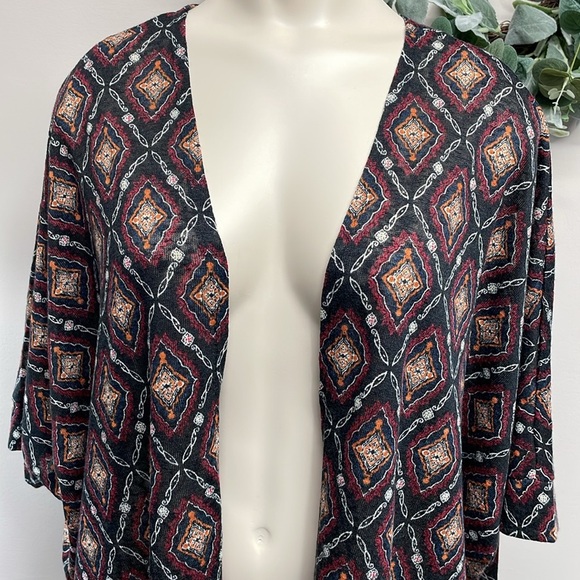 Torrid Kimono Open Front Cardigan Black Print Size 2 - Picture 2 of 16
